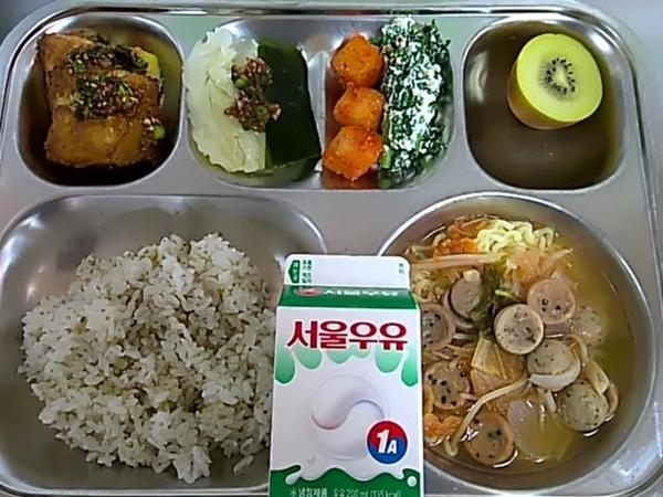 2024. 5. 13일 학교급식 점심 식단 사진 안내